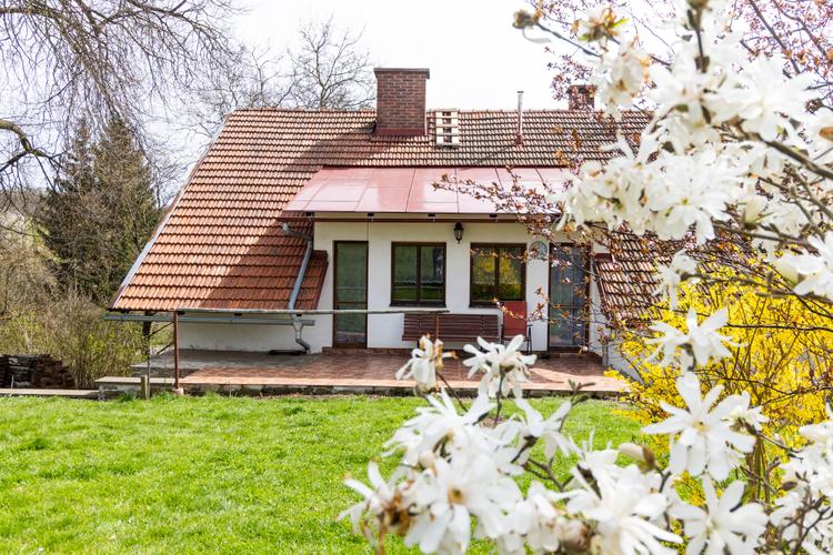 Velký rodinný dům s charakterem, velkou zahradou a skleníky-5